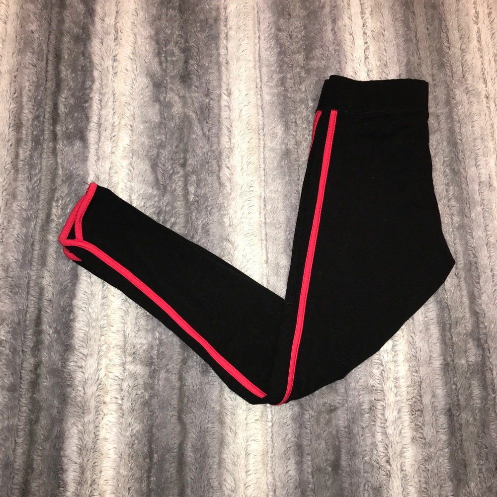 Leggings w/ red stripe